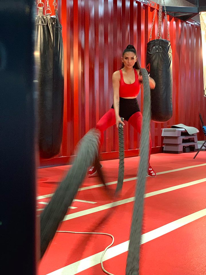 Nữ hoàng catwalk Võ Hoàng Yến quay cuồng tập luyện giữ dáng dịp Tết Nữ hoàng catwalk Võ Hoàng Yến quay cuồng tập luyện giữ dáng dịp Tết